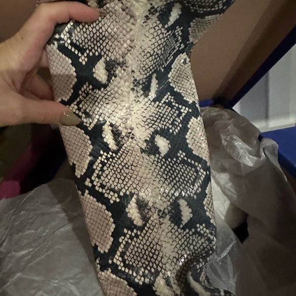 Stuart weitzman snakeprint 5050 boots nwb 5.5 - Picture 4 of 7